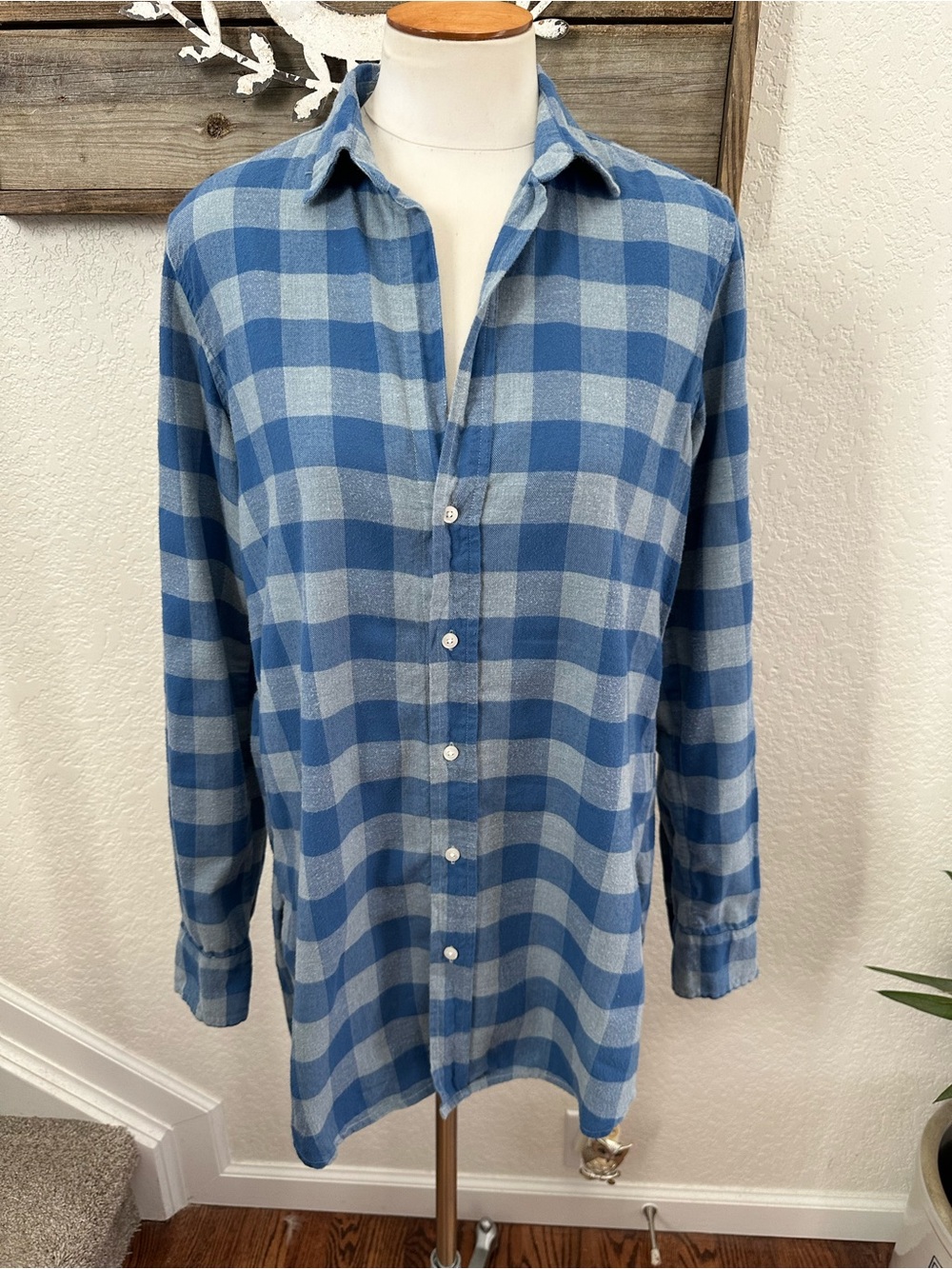 Frank & Eileen Grayson Blue Checkered Flannel Button-Up Shirt ladies size M
